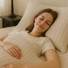 قم بتحميل الصورة إلى المعرض، 🛏️ غطاء سرير فاخر ببطانة قطنية