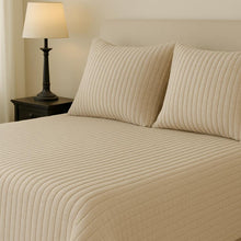 قم بتحميل الصورة إلى المعرض، 🛏️ غطاء سرير فاخر ببطانة قطنية