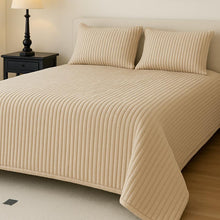 قم بتحميل الصورة إلى المعرض، 🛏️ غطاء سرير فاخر ببطانة قطنية